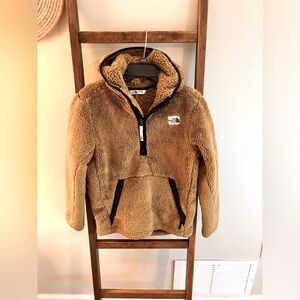 Boys The North Face pullover size Medium